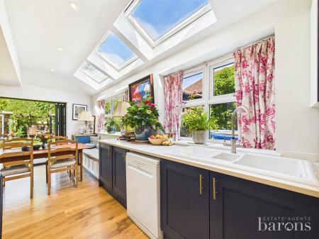 5 bedroom Semi-detached house for sale in Vyne Road, Basingstoke