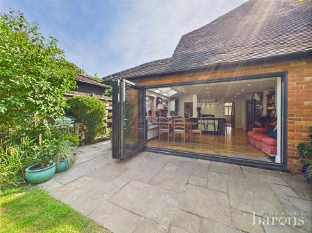 5 bedroom Semi-detached house for sale in Vyne Road, Basingstoke