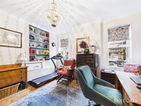 5 bedroom Semi-detached house for sale in Vyne Road, Basingstoke