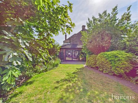 5 bedroom Semi-detached house for sale in Vyne Road, Basingstoke