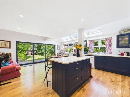 5 bedroom Semi-detached house for sale in Vyne Road, Basingstoke