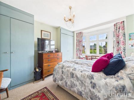 5 bedroom Semi-detached house for sale in Vyne Road, Basingstoke