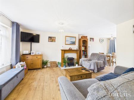 3 bedroom Terraced House for sale in Fabian Close, Basingstoke