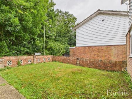 3 bedroom End of terrace house for sale in Corfe Walk, Basingstoke