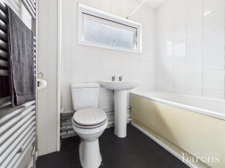 3 bedroom End of terrace house for sale in Corfe Walk, Basingstoke