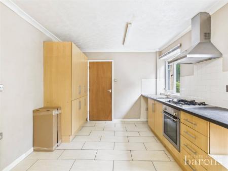 3 bedroom End of terrace house for sale in Corfe Walk, Basingstoke