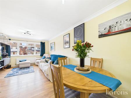 4 bedroom Semi-detached house for sale in Loggon Road, Basingstoke