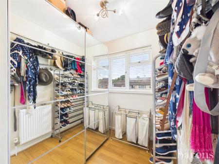 4 bedroom Semi-detached house for sale in Loggon Road, Basingstoke