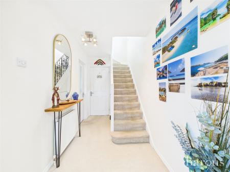 4 bedroom Semi-detached house for sale in Loggon Road, Basingstoke