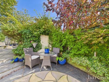 4 bedroom Semi-detached house for sale in Loggon Road, Basingstoke