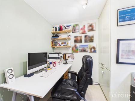 4 bedroom Semi-detached house for sale in Loggon Road, Basingstoke