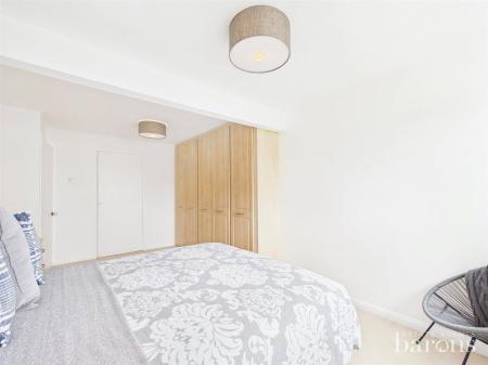 3 bedroom End of terrace house for sale in Bourne Court, Basingstoke