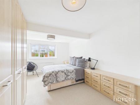 3 bedroom End of terrace house for sale in Bourne Court, Basingstoke