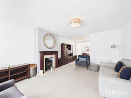 3 bedroom End of terrace house for sale in Bourne Court, Basingstoke
