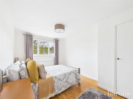 3 bedroom End of terrace house for sale in Bourne Court, Basingstoke