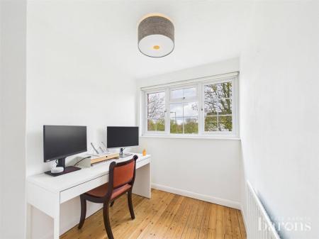 3 bedroom End of terrace house for sale in Bourne Court, Basingstoke