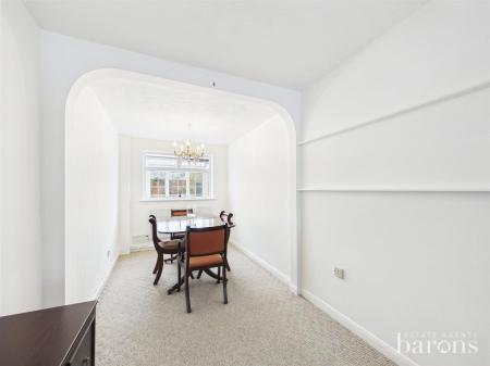 3 bedroom End of terrace house for sale in Bourne Court, Basingstoke