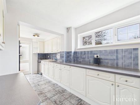 3 bedroom End of terrace house for sale in Bourne Court, Basingstoke
