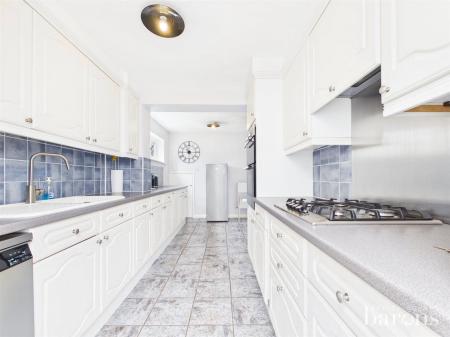 3 bedroom End of terrace house for sale in Bourne Court, Basingstoke