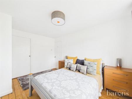 3 bedroom End of terrace house for sale in Bourne Court, Basingstoke