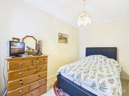 2 bedroom Terraced House for sale in Coronation Road, Basingstoke
