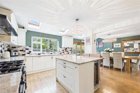 4 bedroom Detached house for sale in Melford Gardens, Basingstoke