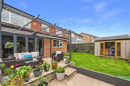 4 bedroom Detached house for sale in Melford Gardens, Basingstoke