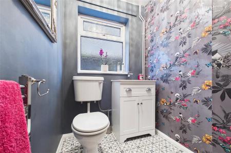 4 bedroom Detached house for sale in Melford Gardens, Basingstoke