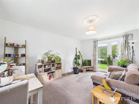 1 bedroom Ground floor flat for sale in Guinea Court, Chineham