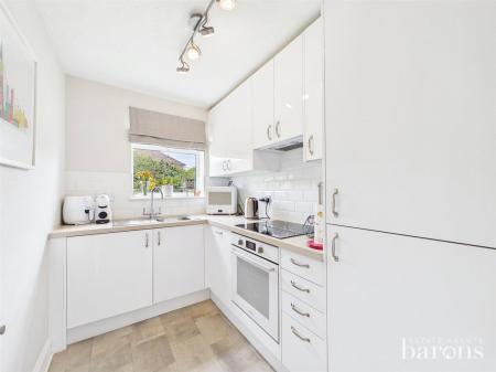 1 bedroom Ground floor flat for sale in Guinea Court, Chineham