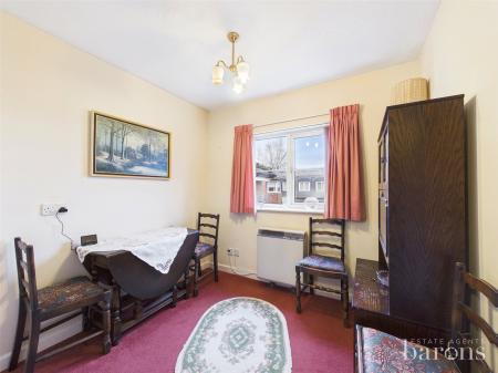 2 bedroom Flat for sale in Westdeane Court, Basingstoke
