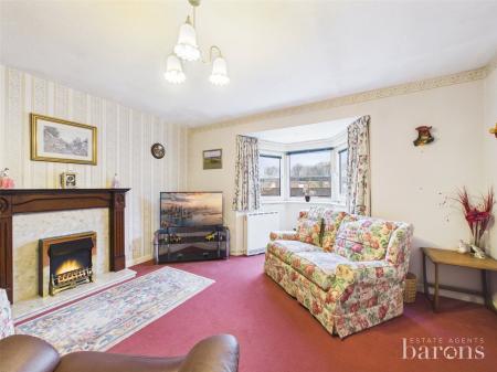 2 bedroom Flat for sale in Westdeane Court, Basingstoke