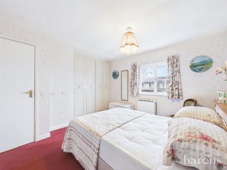 2 bedroom Flat for sale in Westdeane Court, Basingstoke