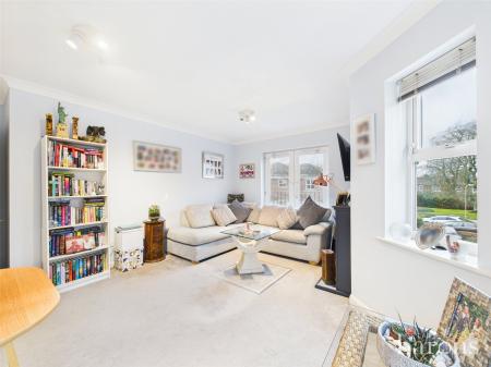 2 bedroom Flat for sale in Norn Hill, Basingstoke