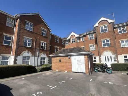 2 bedroom Flat for sale in Norn Hill, Basingstoke