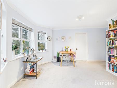 2 bedroom Flat for sale in Norn Hill, Basingstoke