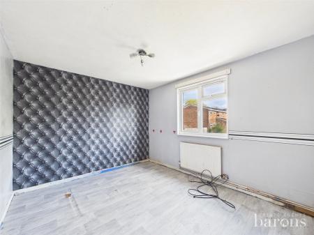 3 bedroom End of terrace house for sale in Gainsborough Road, Basingstoke