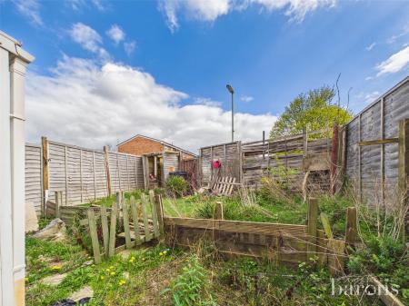 3 bedroom End of terrace house for sale in Gainsborough Road, Basingstoke