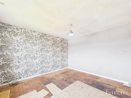 3 bedroom End of terrace house for sale in Gainsborough Road, Basingstoke