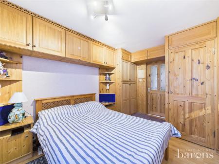 3 bedroom Flat for sale in Shelley Close, Basingstoke
