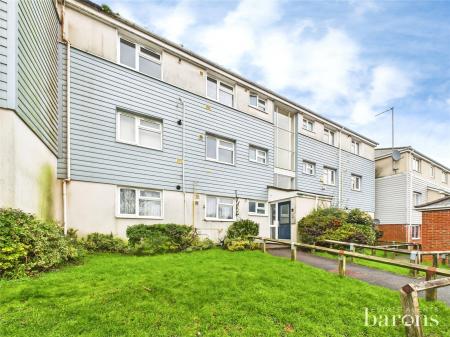 3 bedroom Flat for sale in Shelley Close, Basingstoke