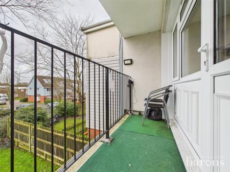 3 bedroom Flat for sale in Shelley Close, Basingstoke