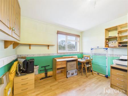3 bedroom Flat for sale in Shelley Close, Basingstoke