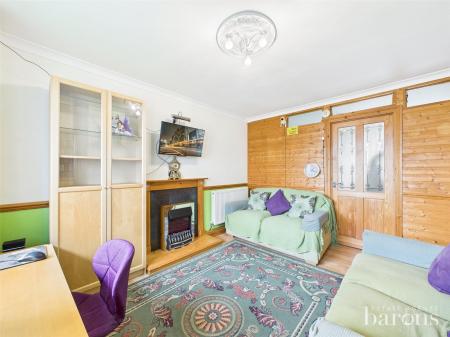 3 bedroom Flat for sale in Shelley Close, Basingstoke