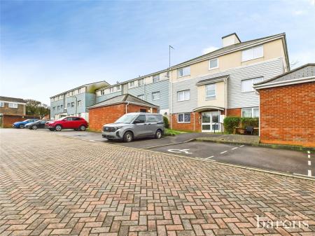 3 bedroom Flat for sale in Shelley Close, Basingstoke