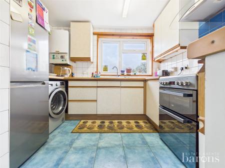 3 bedroom Flat for sale in Shelley Close, Basingstoke