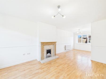 3 bedroom Terraced House for sale in Lyn Court, Basingstoke