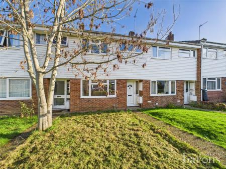 3 bedroom Terraced House for sale in Lyn Court, Basingstoke
