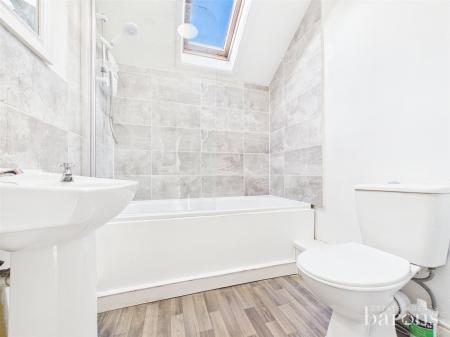 3 bedroom Terraced House for sale in Sarum Hill, Basingstoke