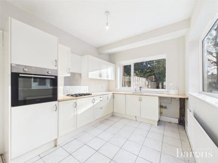 3 bedroom Terraced House for sale in Sarum Hill, Basingstoke